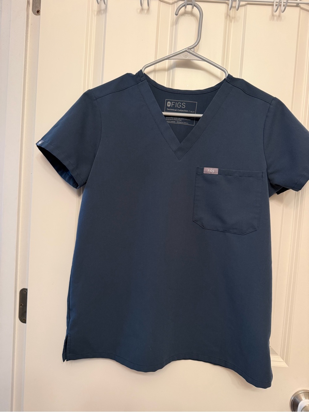 FIGS Kids Navy V-Neck Scrub Top with Chest Pocket